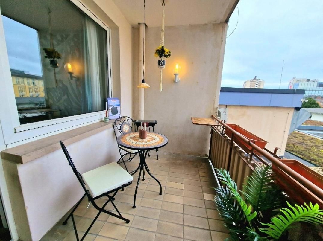 Apartment Light Jungle - Innenstadt Fuer 7 Grill Balkon Netflix Waschtrockner Giessen