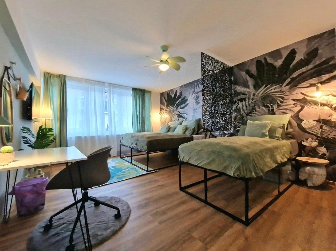 Light Jungle - Innenstadt Fuer 7 Grill Balkon Netflix Waschtrockner